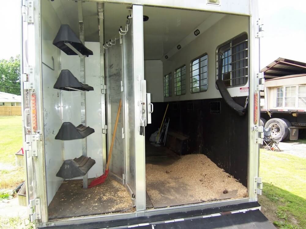 Sold Lakota Trailers 43 Grande Lq 4 Horses 6 People Rv In