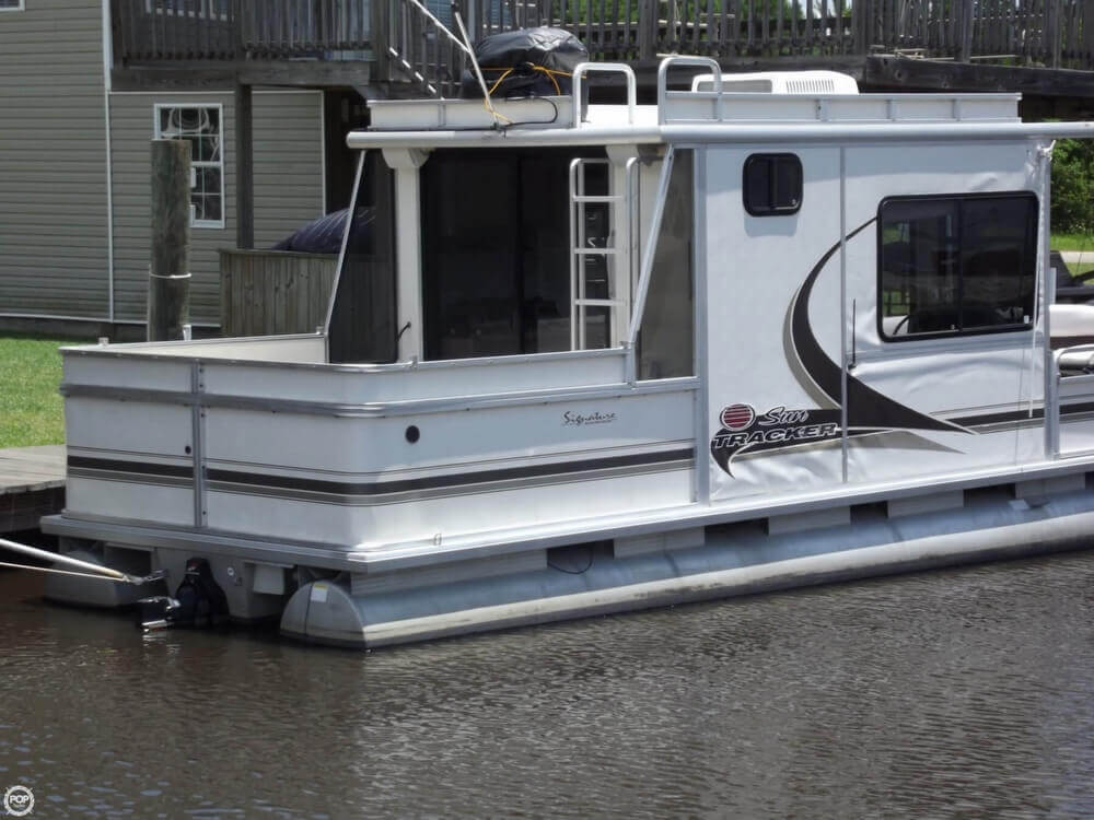 Sold Sun Tracker 32 Party Cruiser Boat In Petal Ms 040472